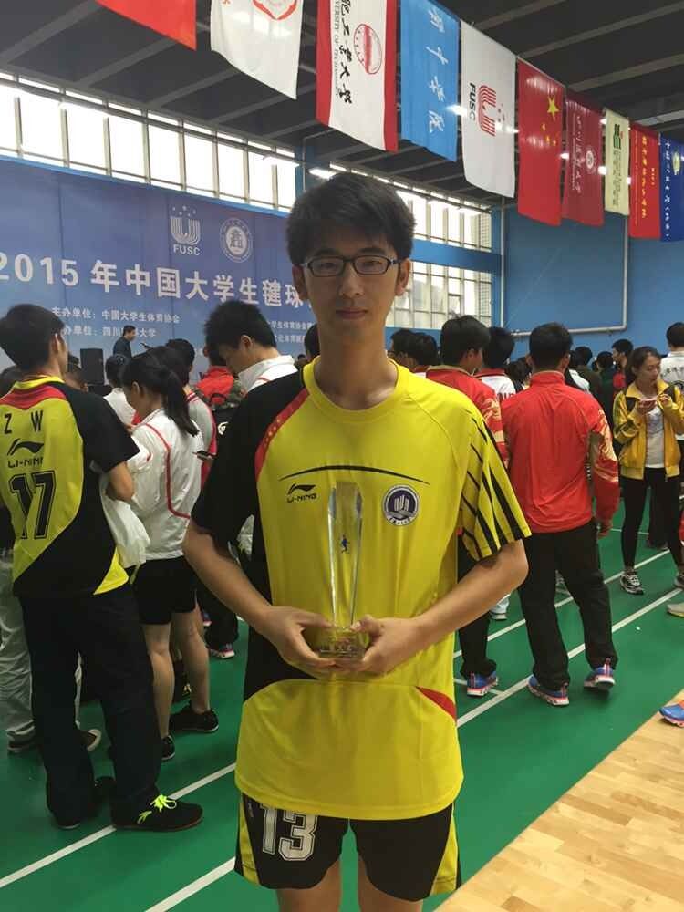 叶飞同学获奖留影